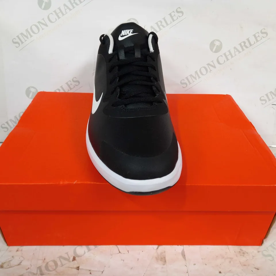 BOXED PAIR OF NIKE INFINITY GOLF SHOES IN BLACK/WHITE UK SIZE 10.5