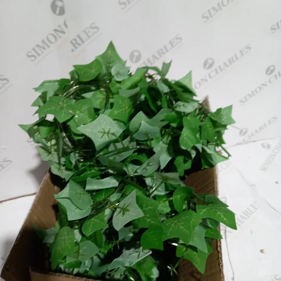 OUTLET GARDEN REFLECTIONS PRE LIT FAUX IVY CURTAIN