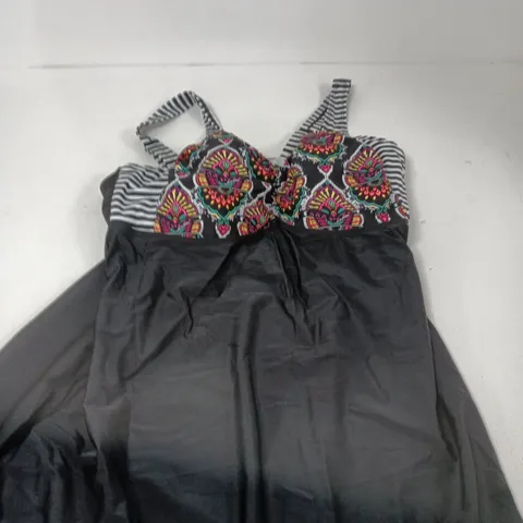 BONPRIX WOMENβS DRESS - 22