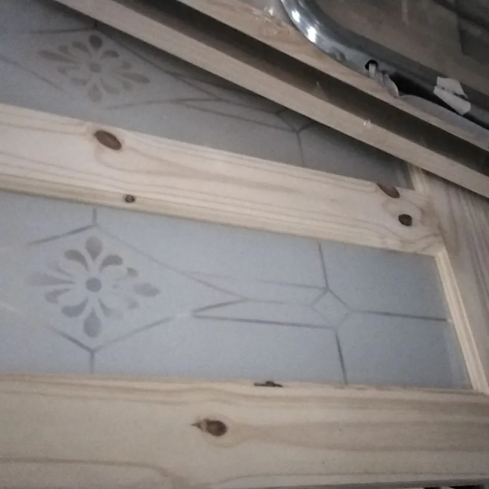 4 PANEL KNOTTY PINE HALF GLAZED INTERNAL DOOR APPROX 684 X 1981MM