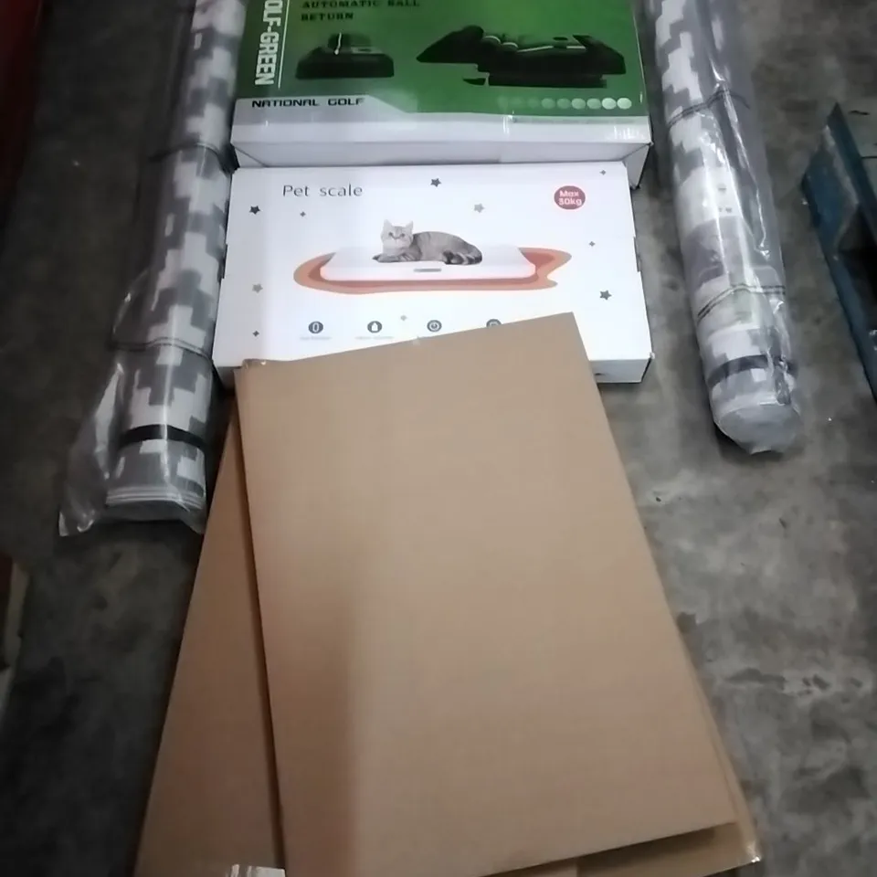 PALLET OF HOUSEHOLD ITEMS TO INCLUDE RUGS,PUTTING GOLF TRAINER,PET SCALE,PICTURE FRAMES AND OTHER ASSORTED ITEMS...