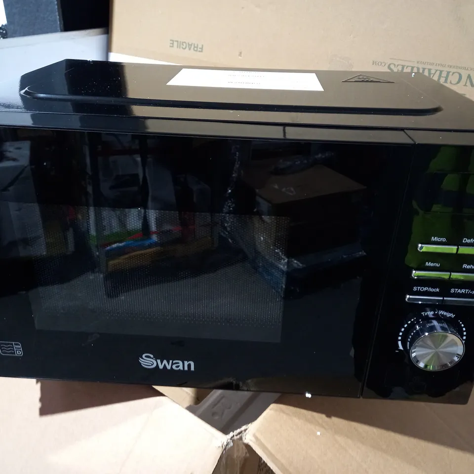 SWAN 700W MANUAL MICROWAVE - BLACK RRP £64