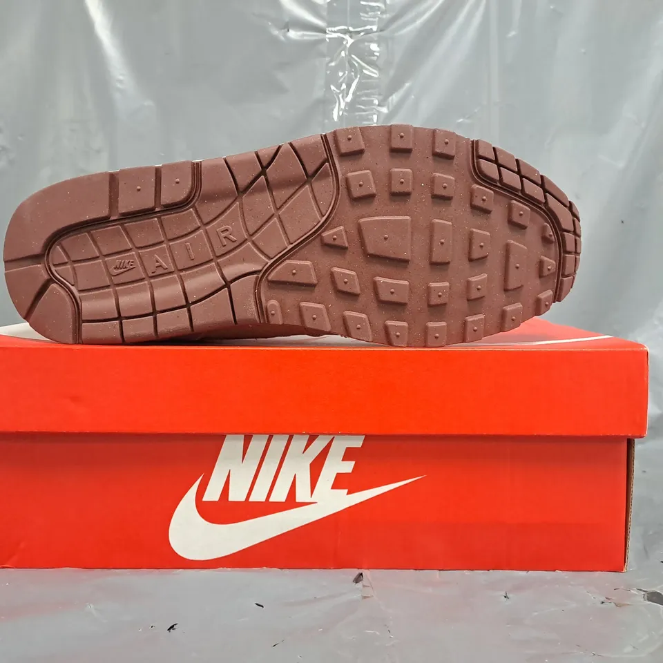 BOXED PAIR OF NIKE AIR MAX 1 PRM SHOES IN BRIGHT CORAL SIZE UK 9.5