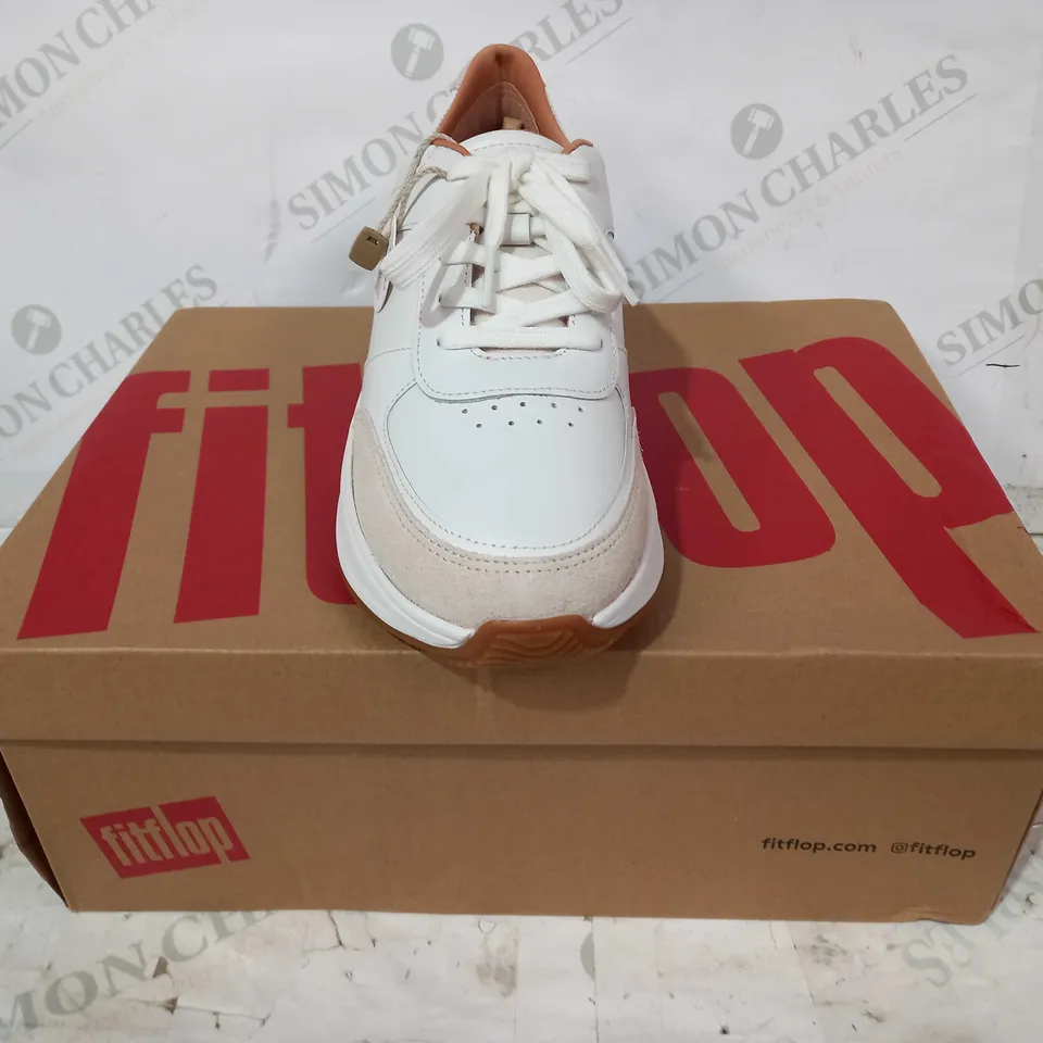 BOXED PAIR OF FITFLOP LEATHER/SUEDE FLATFORM SNEAKERS IN WHITE UK SIZE 5