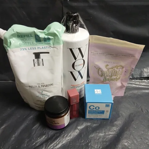 APPROXIMATEY 20 ASSORTED HEALTH AND BEAUTY PRODUCTS TO INCLUDE - ORIGINAL SUPERHOLD HONEY GLUE - DR BOTANICALS HYDRATING MASK - TALLOW FACE & BODY BALM - ETC