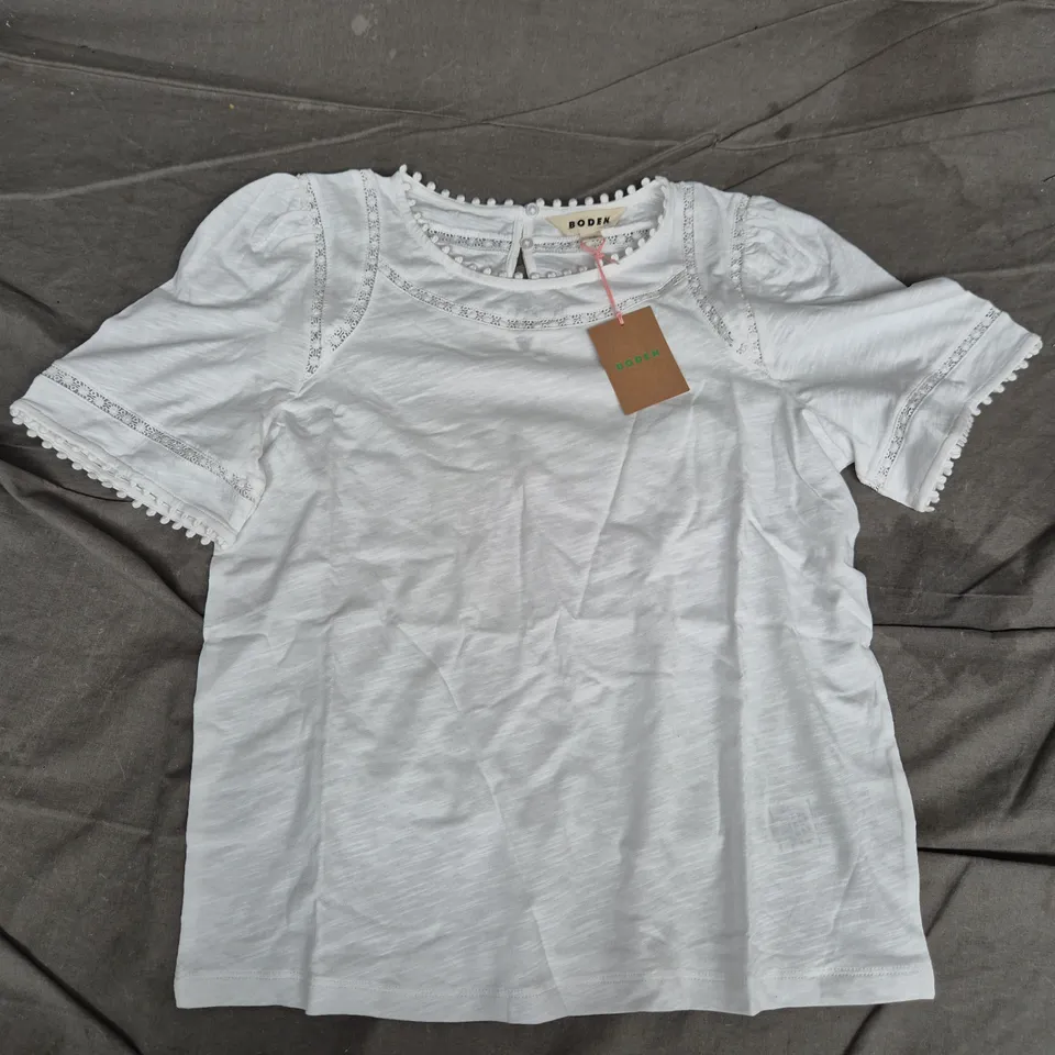 BODEN WHITE LACE TOP WITH POM-POM TRIM, UK 10 (US 6) – TAG ATTACHED