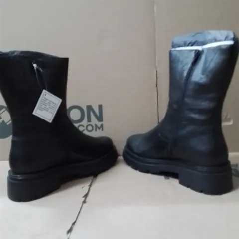 BOXED BRAND NEW APPROXIMATELY 5 SIMPLY BE BREENER WIDE SHOES BLACK SIZE 7