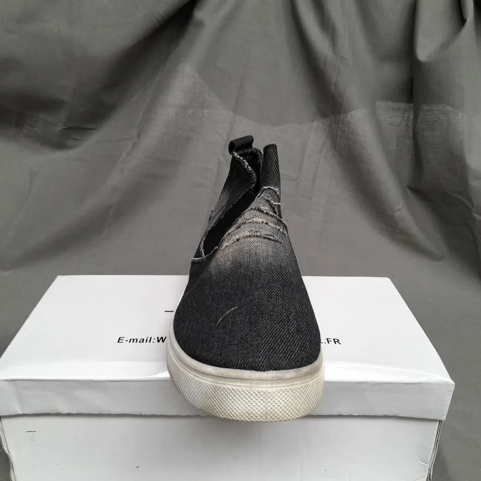 BOX OF APPROX 12 W.S SHOES DENIM SLIDE ON SHOES IN BLACK - VARIOUS SIZES