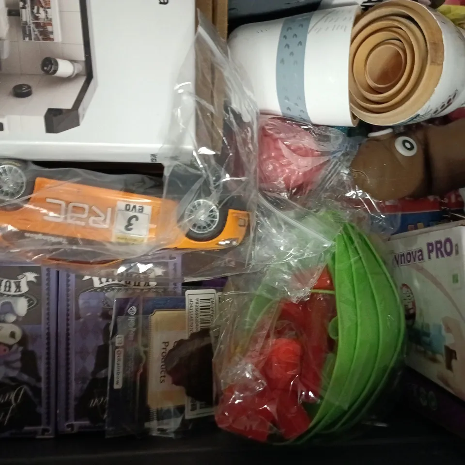 APPROXIMATELY 10 ASSORTED TOYS AND GAMES TO INCLUDE MAGNETIC, LUCKY DIVINATION FIGURE MODEL, ETC