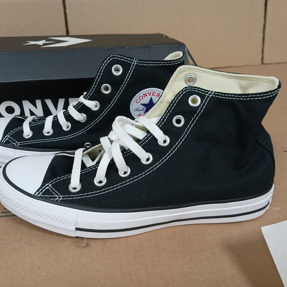 PAIR OF CONVERSE ALL STAR HI TRAINERS IN BLACK- UK 6