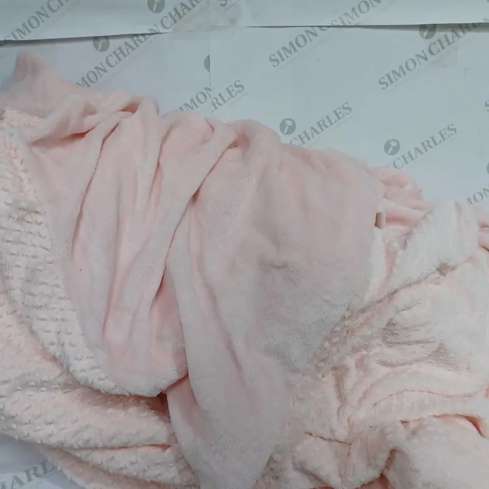 KNG SIZE UNBRANDED PINK BEDDING SET 