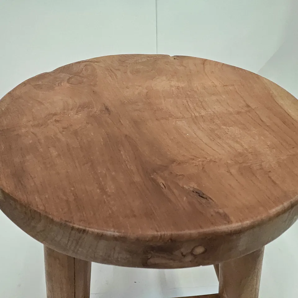SOLID WOODEN STOOL 