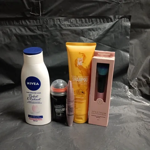 APPROXIMATEY 20 ASSORTED HEALTH AND BEAUTY PRODUCTS TO INCLUDE - NIVEA BODY LOTION - GIVE ME SHAMPOO AND MAYBELLINE MASCARA