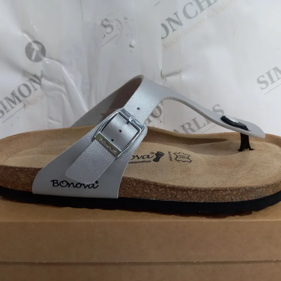 BONOVA IBIZA PEARL SHINE FOOTBED SANDAL SIZE 7