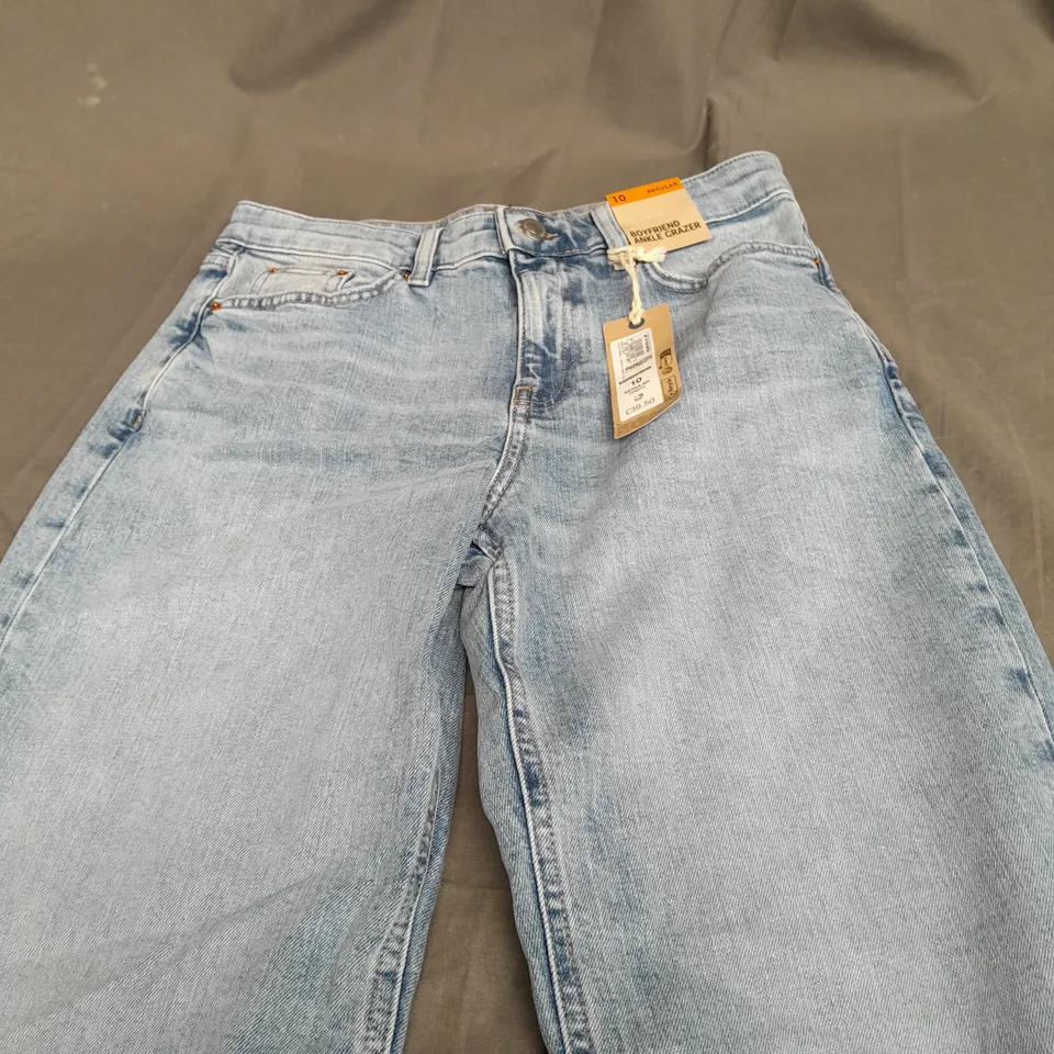 M&S BOYFRIEND ANKLE GRAZER LIGHT JEANS - SIZE 10R