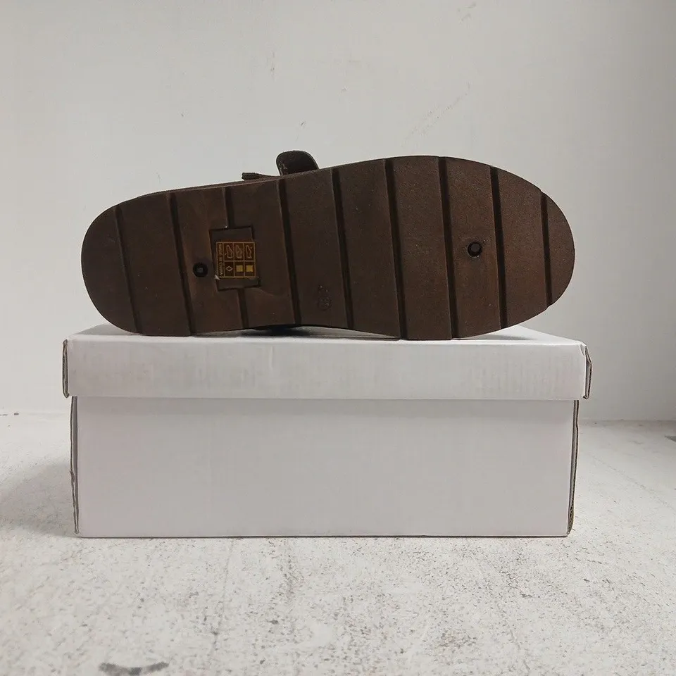 BOXED PAIR OF UNBRANDED BUCKLE LOAFERS IN BROWN SIZE EU 38