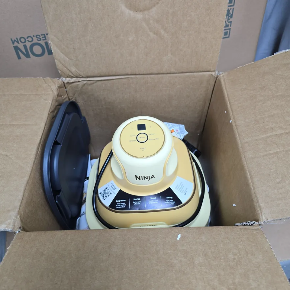 NINJA CRISPI 4-IN-1 PORTABLE GLASS AIR FRYER YELLOW