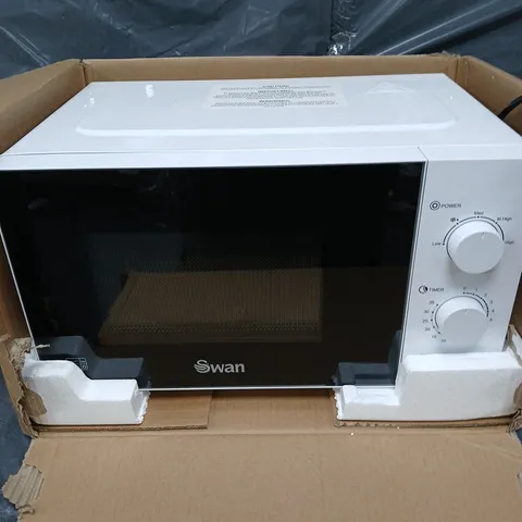 BOXED SWAN 20L 700W MANUAL MICROWAVE IN WHITE - COLLECTION ONLY