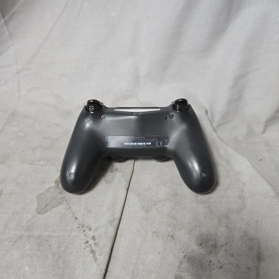 SONY DUALSHOCK 4 WIRELESS CONTROLLER (PS4) – BLACK