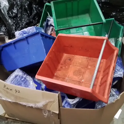 PALLET CONTAINING LARGE QUANTITY OF PLASTIC RACKING STORAGE BOXES