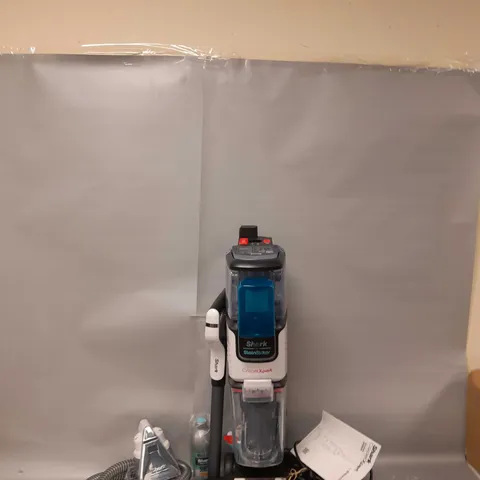 SHARK CARPET XPERT DEEP CARPET CLEANER & BUILT IN STAIN STRIKER EX200UK