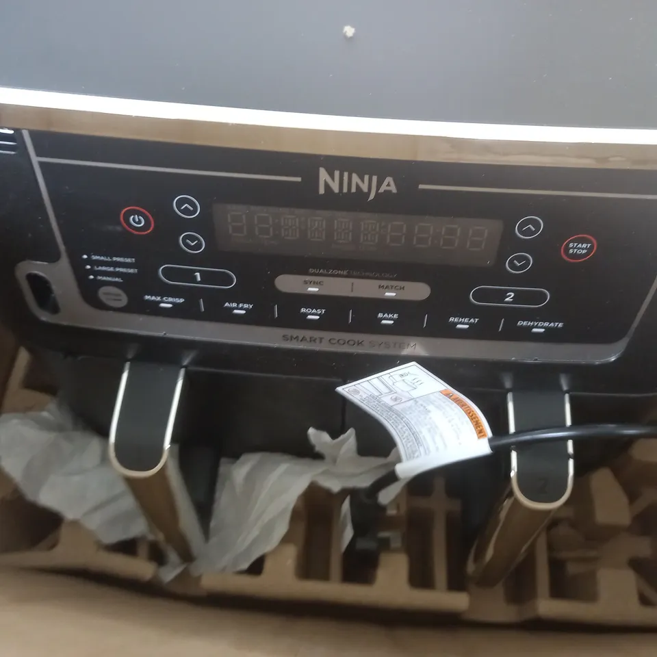 BOXED NINJA FOODI MAX 9.5L DUAL ZONE AIRFRYER AF451UK