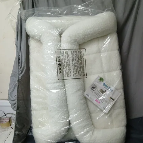 MIDWEST HOMES FOR PETS BOLSTERED PET BED – WHITE PLUSH - XL