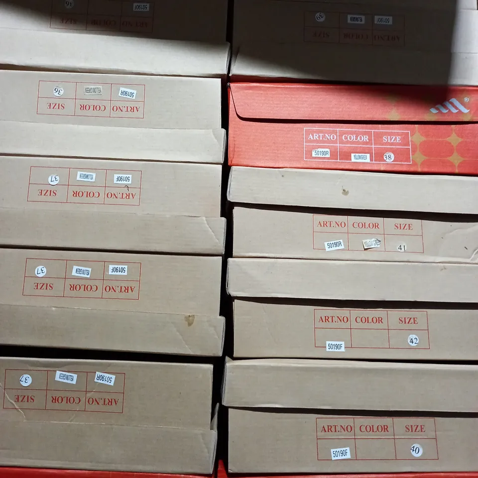 APPROXIMATELY 16 BOXED PAIRS OF BULLION HI TOP TRAINERS IN VARIOUS SIZES TO INCLUDE SIZE 8  