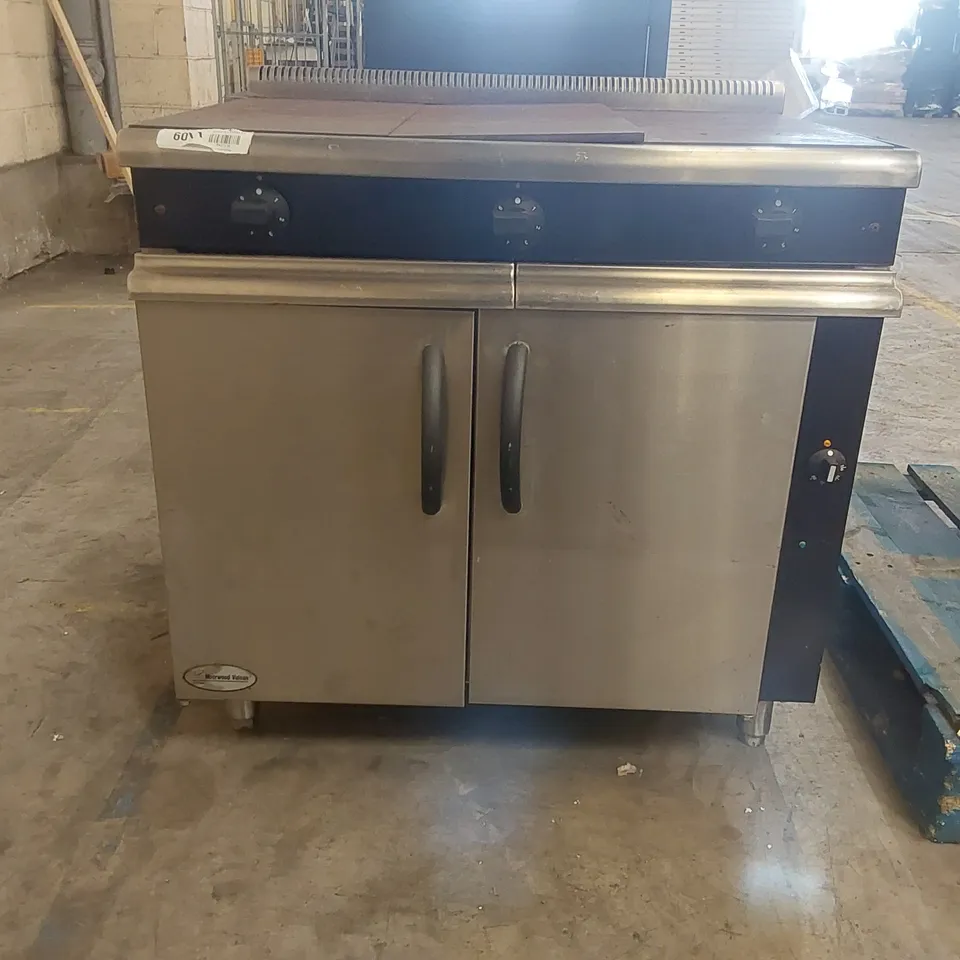 MOORWOOD MANITOWOC VULCAN ELECTRIC 900 RANGE COOKER WITH HOTPLATE TOP