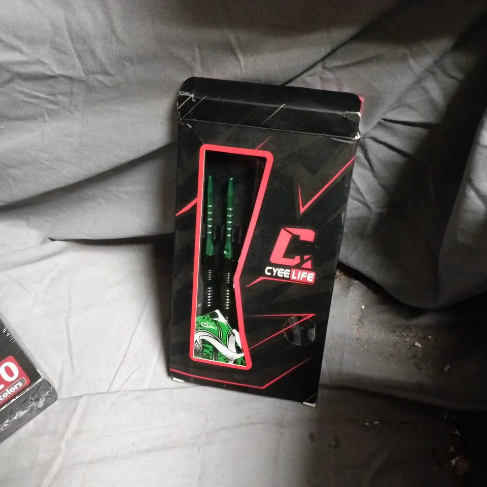 CYEE LIFE DART SET – BOXED 