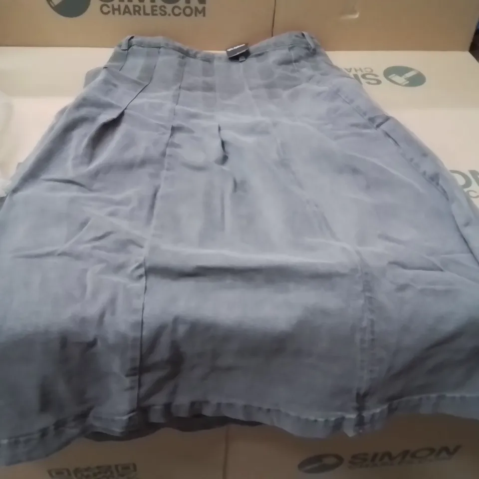 BOXED BRAND NEW APPROXIMATELY 6 SIMPLY BE KILT SKIRT GREY SIZE 18
