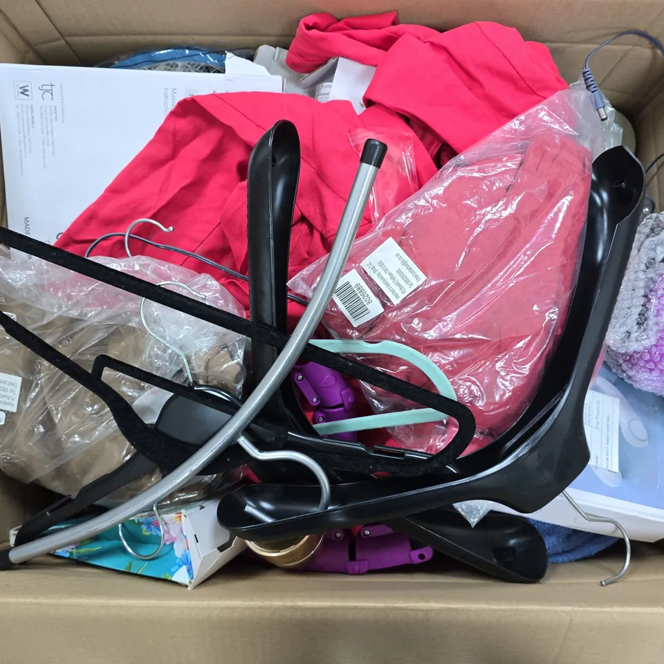 APPROXIMATELY 15 ASSORTED ITEMS TO INCLUDE BLADELESS NECK FAN, SOUL SMART MASSAGE WRAP, MOSQUITO SWATTER, ETC
