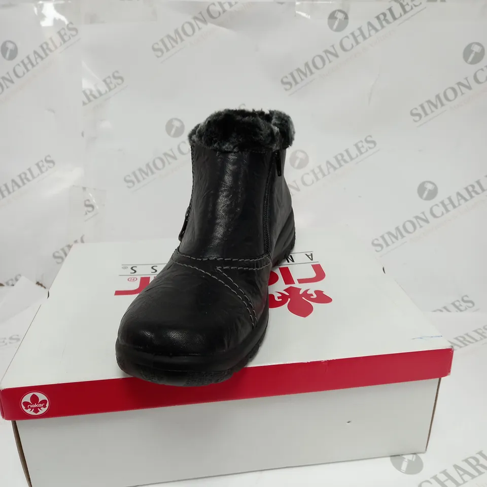 BOXED PAIR OF RIEKER SHOES SIZE EUR 42