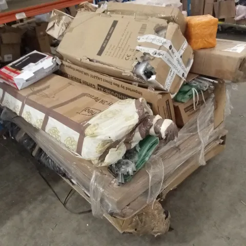 PALLET OF ASSORTED HOUSEHOLD GOODS AND PRODUCTS TO INCLUDE; PARASOL, CLOTHES AIRER, GREENHOUSE ETC