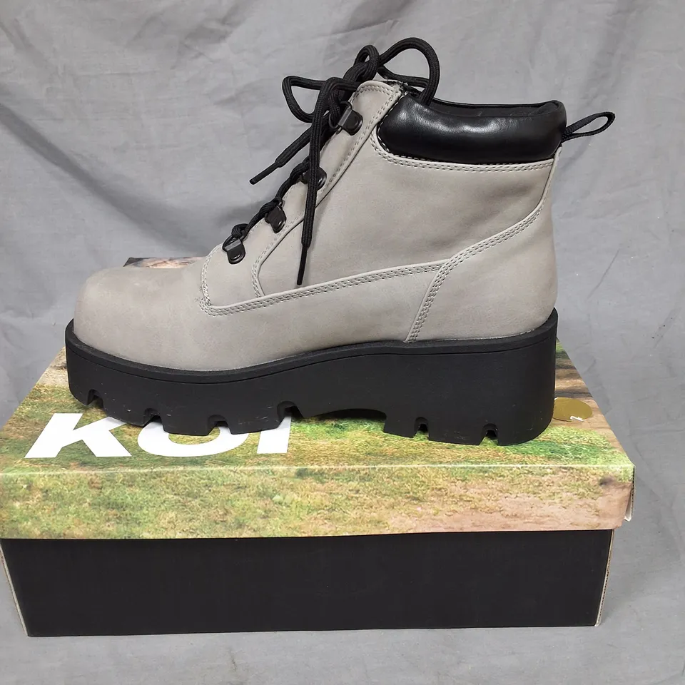 PAIR OF KOI GREY CHUNKY SOLED BOOTS - UK 6