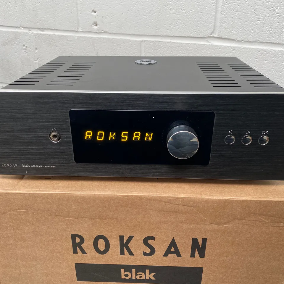 BOXED ROKSAN BLAK INTEGRATED AMPLIFIER