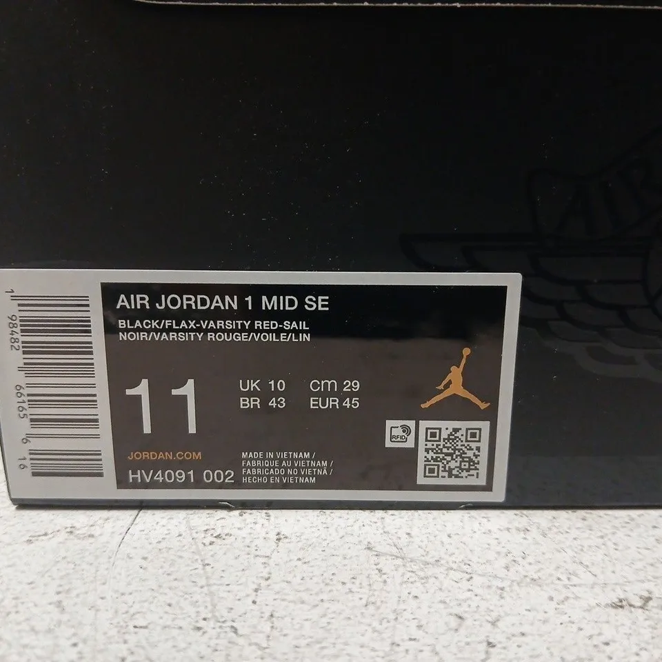 BOXED PAIR OF AIR JORDAN 1 MID SE SNEAKERS - UK SIZE 10