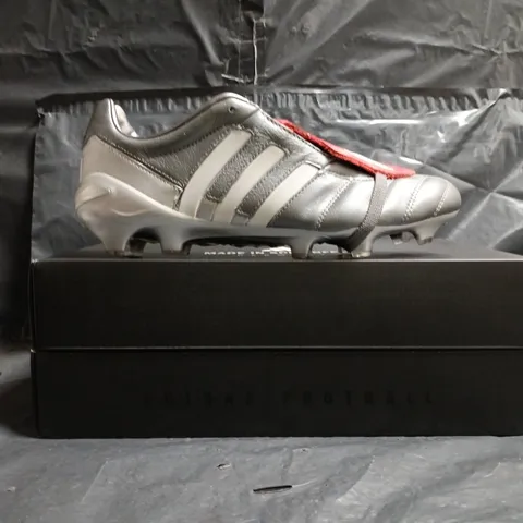 BOXED PAIR OF ADIDAS PREDATOR MANIA FOOTBALL BOOTS IN GUNMETAL/RED SIZE UK 8