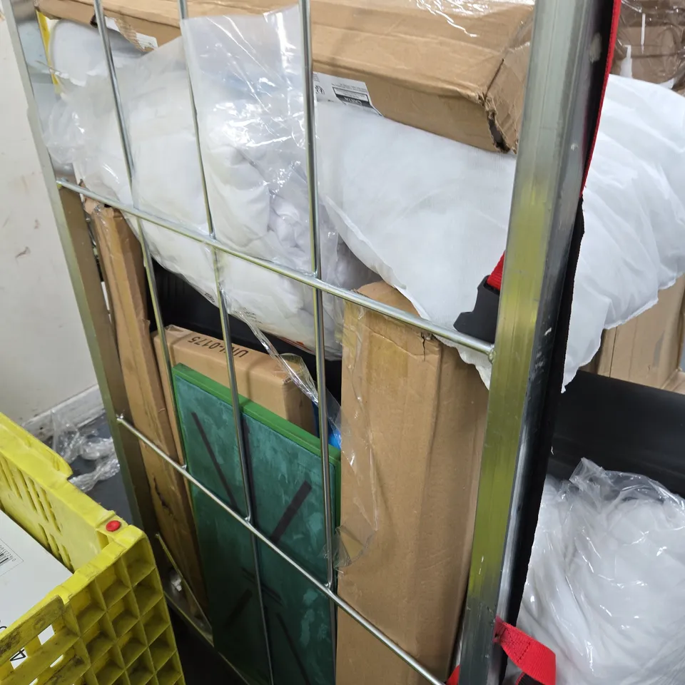 CAGE OF APPROXIMATELY 10 ASSORTED HOUSEHOLD ITEMS TO INCLUDE - GOLF PRACTICE SWING SET , MOP AND BUCKET KIT , PRINTING LABELS , ETC - COLLECTION ONLY 