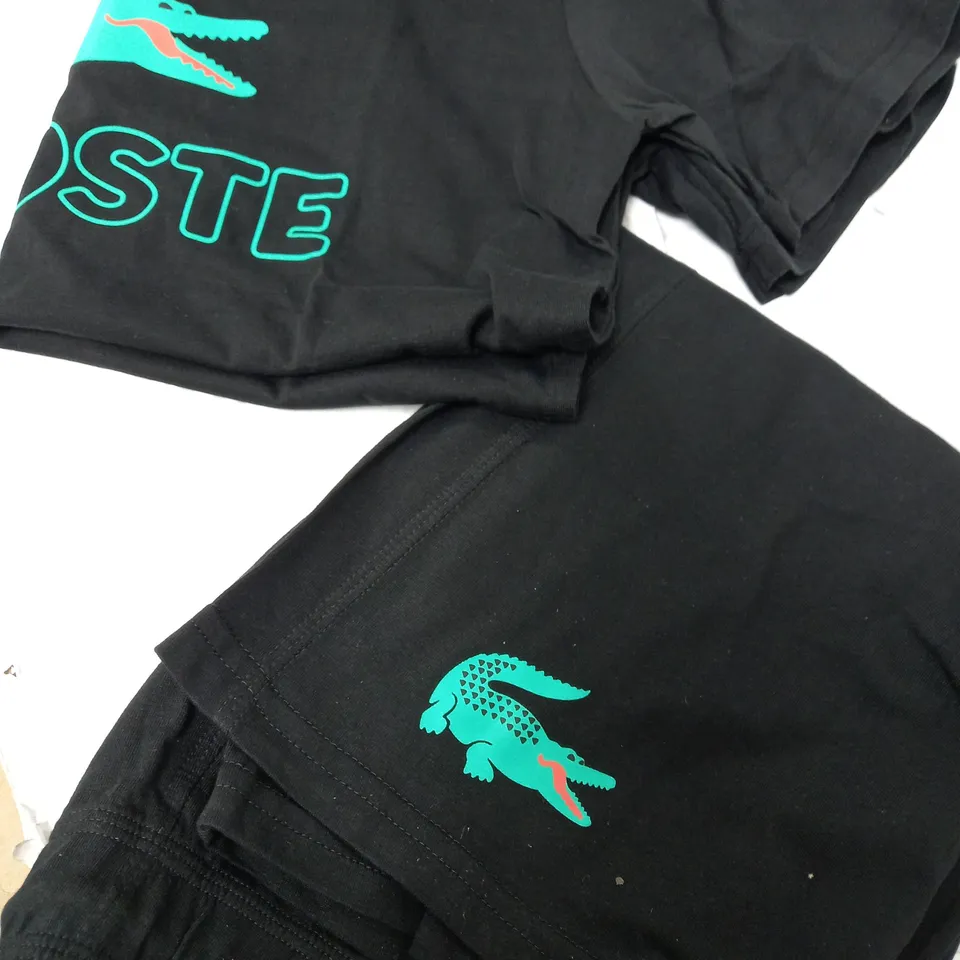 LACOSTE SHORTS AND T-SHIRTS SET IN SIZE LARGE