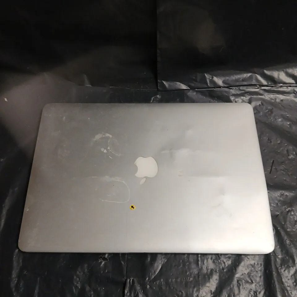 APPLE MACBOOK PRO LAPTOP MODEL A1398 – DAMAGED LCD SCREEN AND DENTED CHASSIS