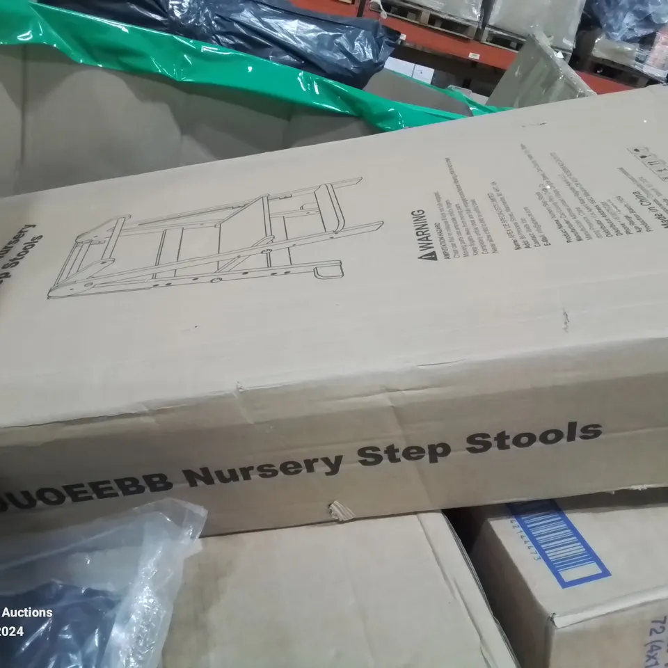 PALLET CONTAINING VARIOUS ASSORTED ITEMS TO INCLUDE: LOTS OF PHONE CASES, SMARTWATCH STRAPS, STEP STOOL ETC.