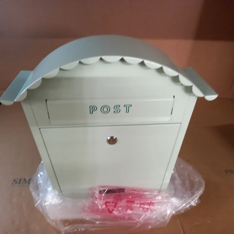 BOXED EMTRONIC PAINTED STEEL MAIL BOX