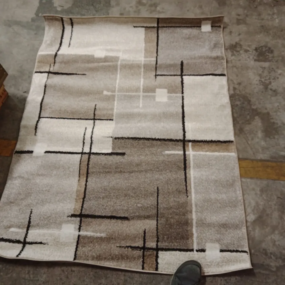 PALLET CONTAINING APPROXIMATELY 28 DESIGNER RUGS