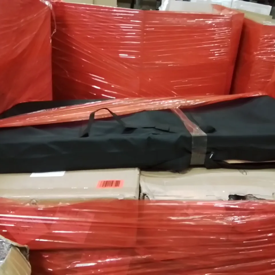 PALLET OF ASSORTED HOUSEHOLD GOODS AND PRODUCTS TO INCLUDE;FOLDING BED,CAT LITTER TRAY,HIGH CHAIR FOOTREST