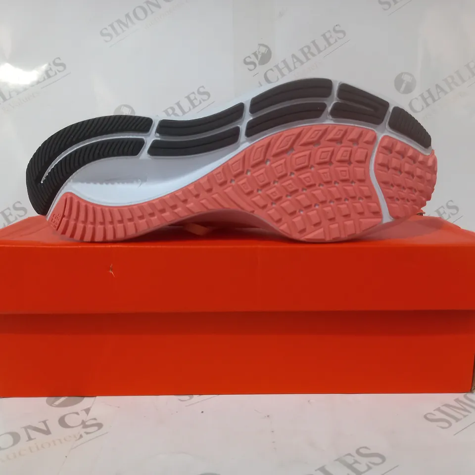 BOXED PAIR OF NIKE AIR ZOOM PEGASUS 37 SHOES IN PEACH UK SIZE 5