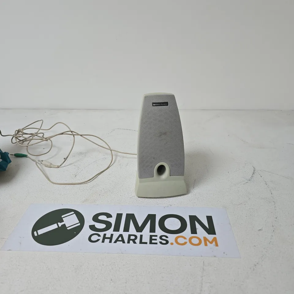 BOX OF APPROXIMATELY 10 ASSORTED ITEMS INCLUDING HARMON KARDON SPEAKER AND MEDION WIRED KEYBOARD