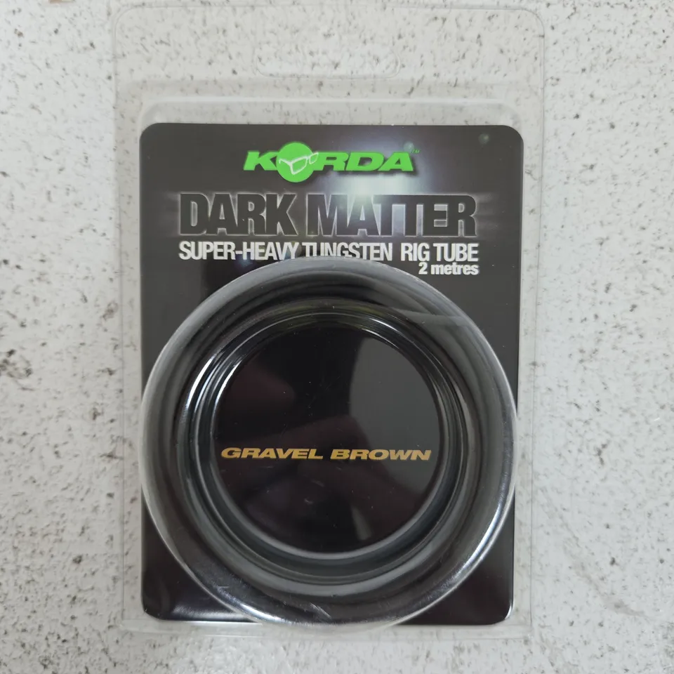 KORDA DARK MATTER SUPER-HEAVY TUNGSTEN RIG TUBE – 2M, GRAVEL BROWN