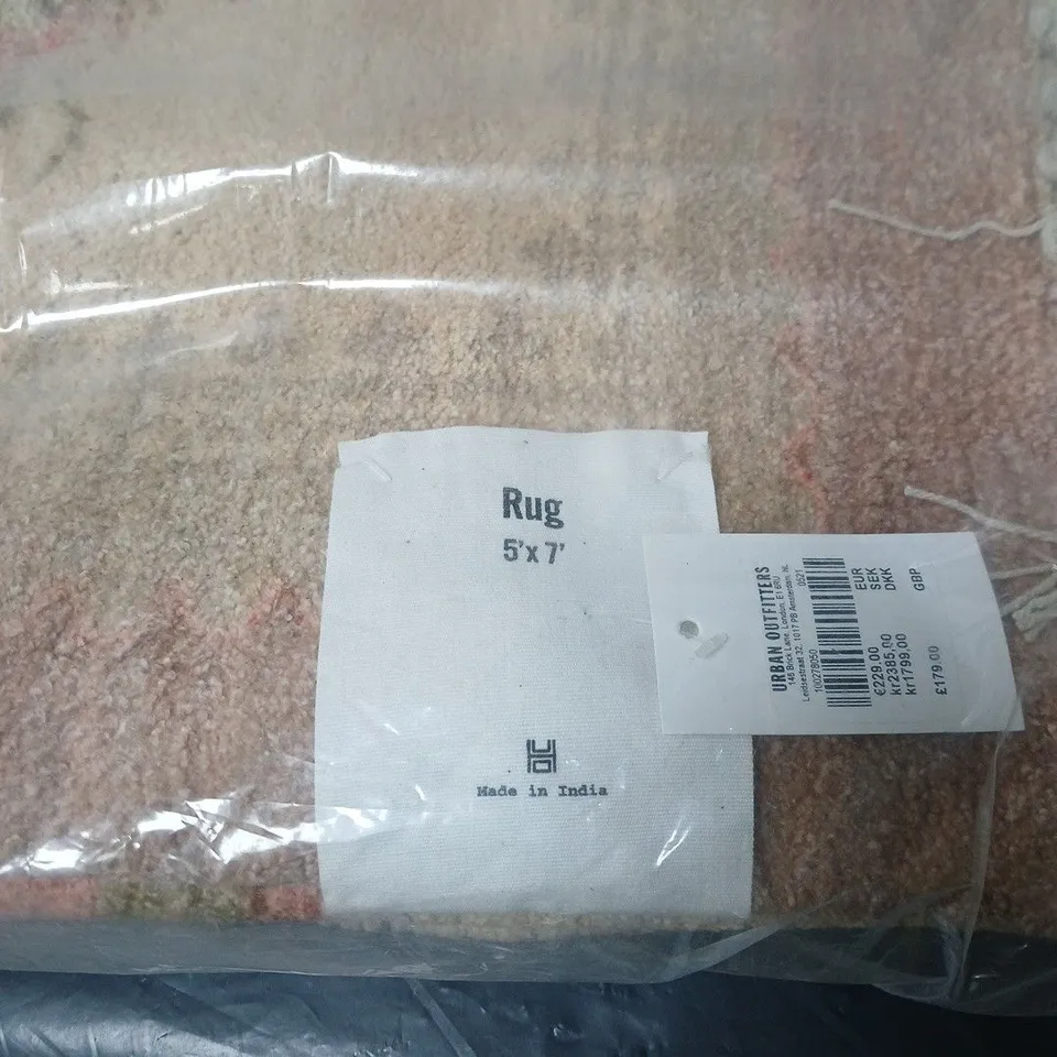 URBAN OUTFITTERS RUG 5 X 7 OLIVIA PINK