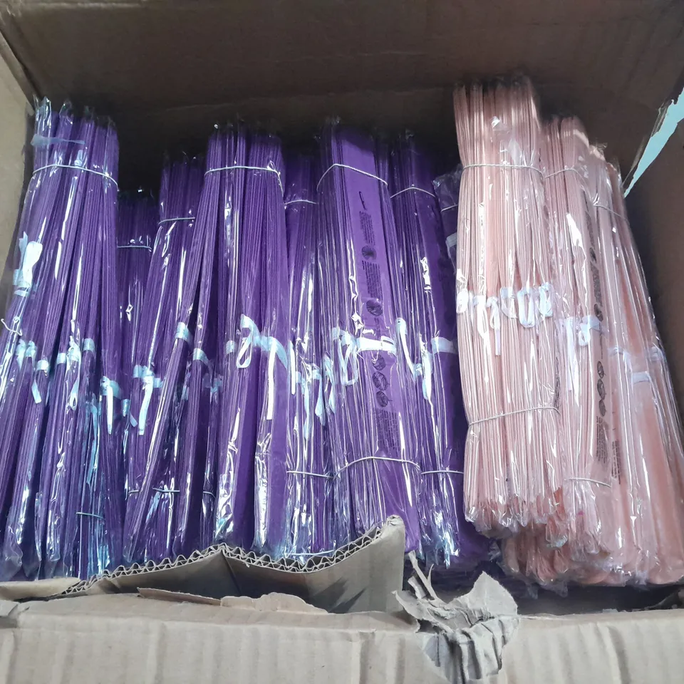 LARGE QUANTITY OF TISSUE PAPER DECORATIONS IN PURPLE AND PINK 